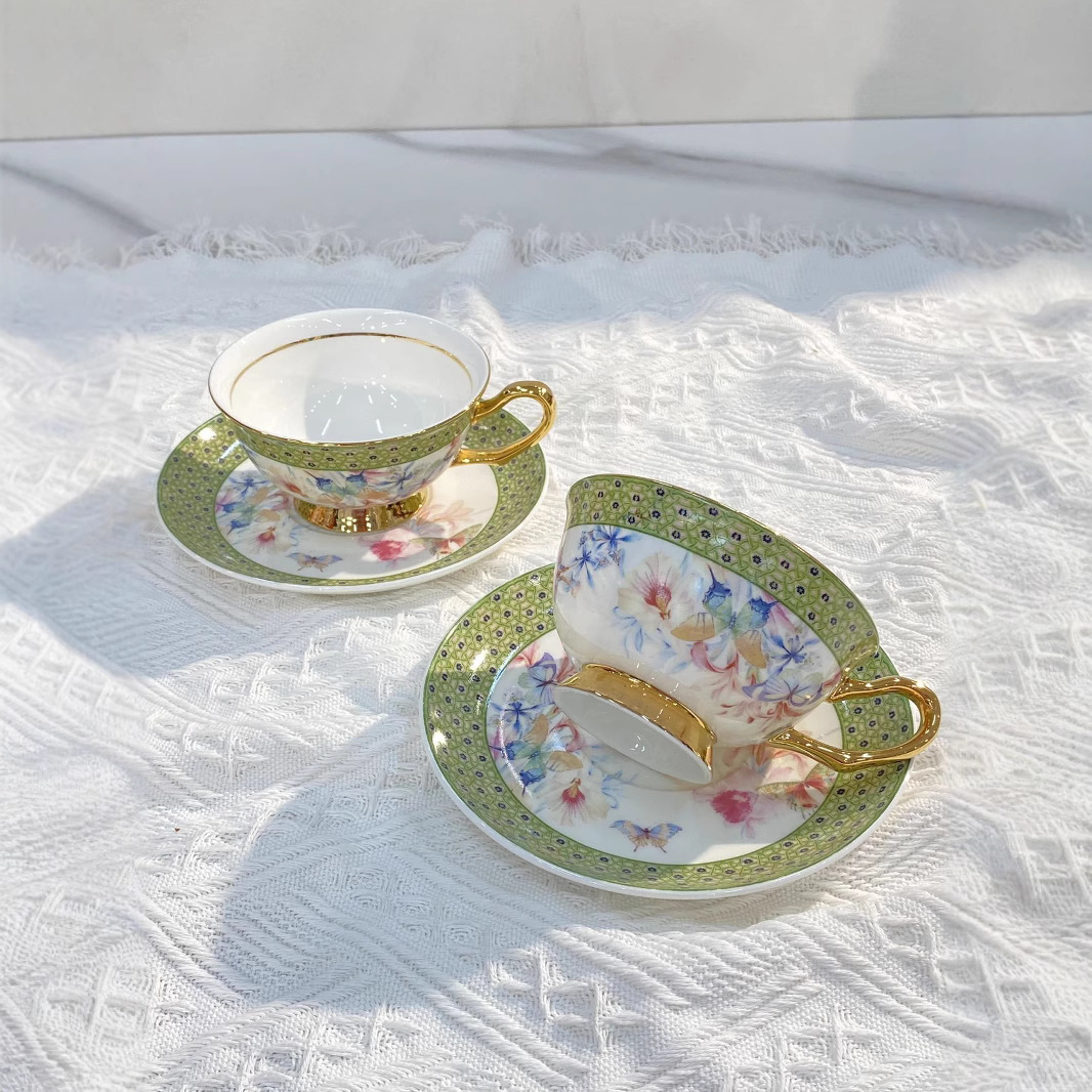 Klassische Porzellan-Tasse mit – Water Tea And Coffee Bewertung und Preis
